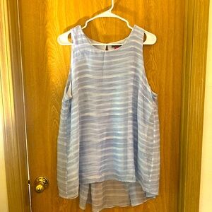 Vince Camuto Gray / white Sleeveless Flowy Tunic - Size L $20